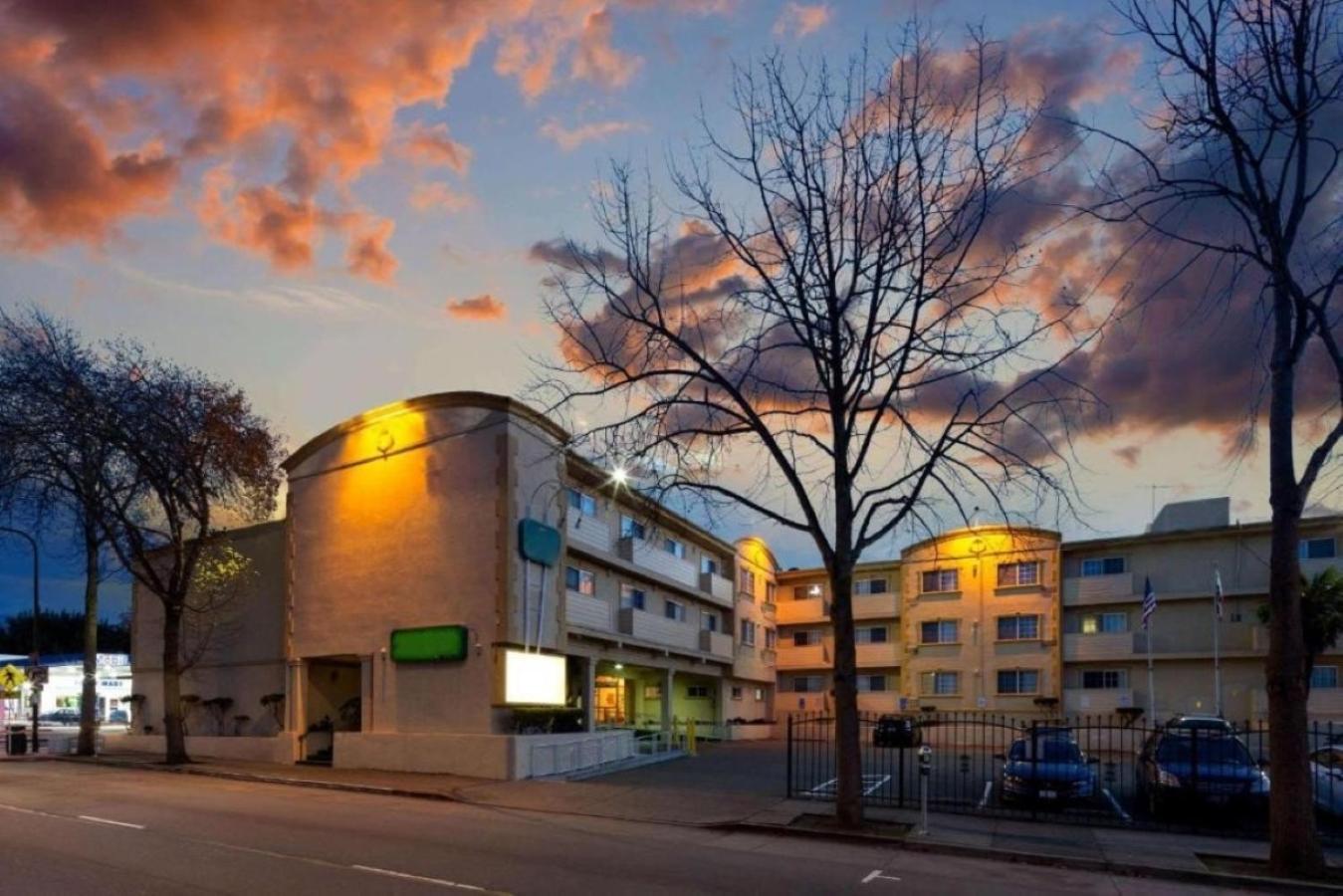 University Inn & Suites Berkeley Kültér fotó